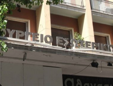 Πιέσεις για την παράταση των συμβάσεων εργαζομένων σε δήμους έως και το τέλος του 2017